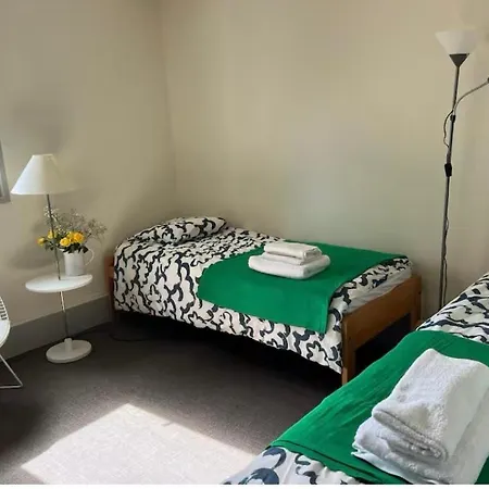 2 Bedrooms In The Sky ! Apartmán *